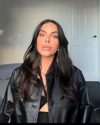 La mujer que dejó su trabajo en OnlyFans y ahora asegura que la plataforma “destruye” a quienes la usan