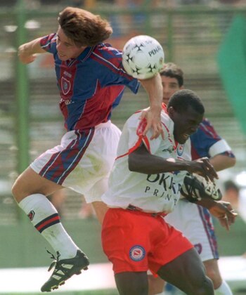 Bennett con la camiseta que