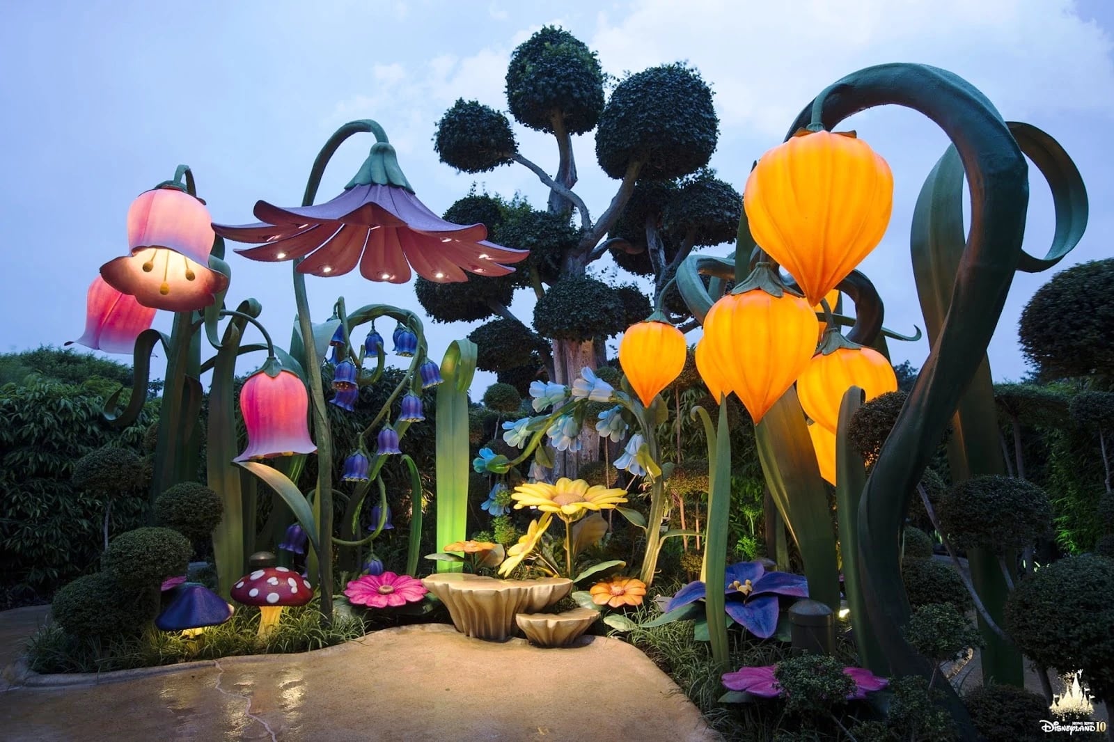 Algunas atracciones de Disneyland permanecerán cerradas el próximo verano: Pixie Hollow y el espectáculo Fantasmic tendrán un funcionamiento limitado durante el mes de mayo. Foto: Disneyland