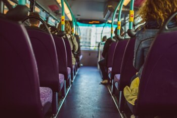 El interior de un autobús (Pixabay)