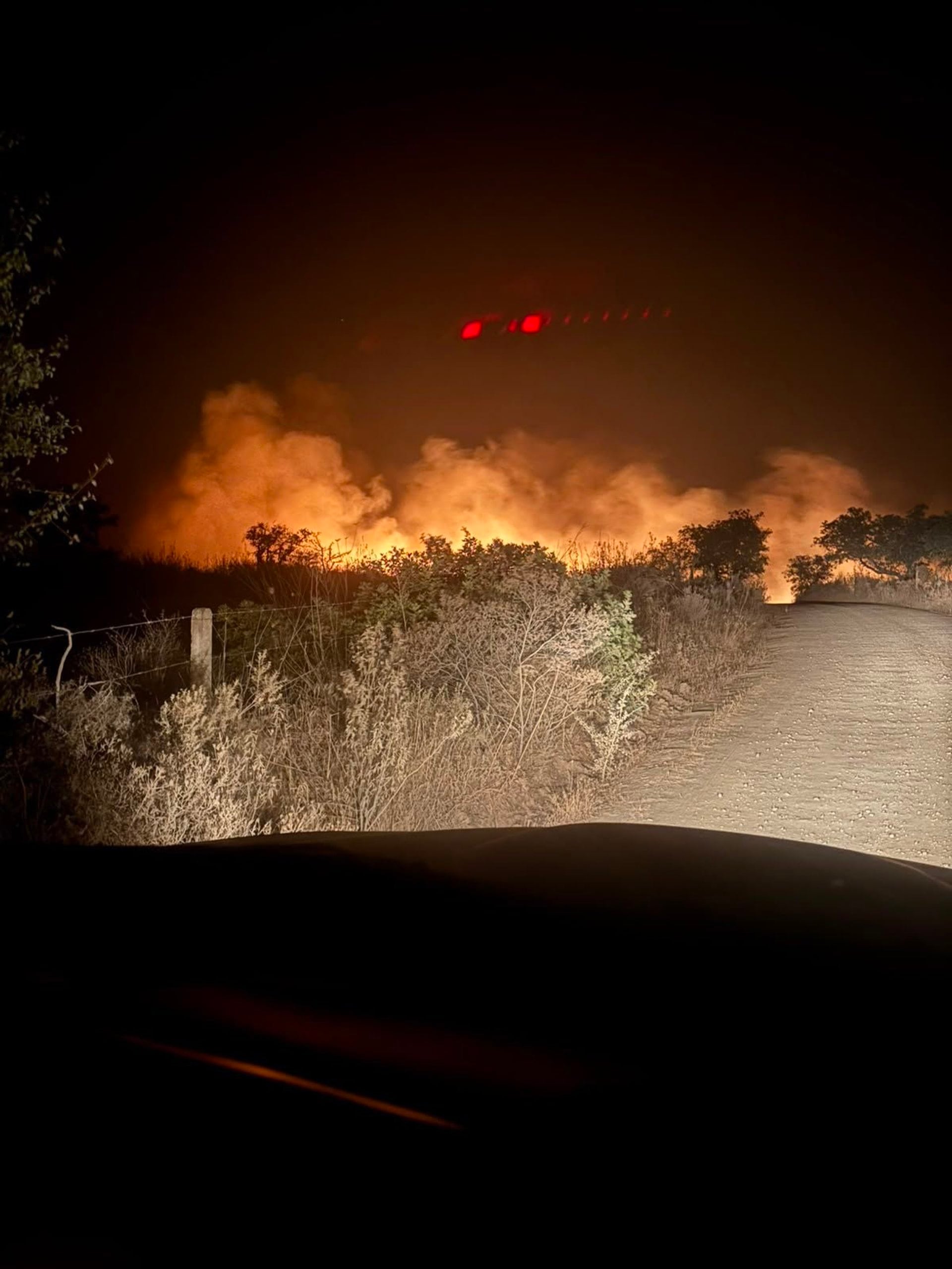 El Infoca estabiliza un incendio forestal originado de madrugada en Alosno