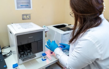 San José Pinula sumó las pruebas PCR a los servicios de Papanicolaou, inspección visual con ácido acético y vacunación para detectar cáncer de cérvix.
