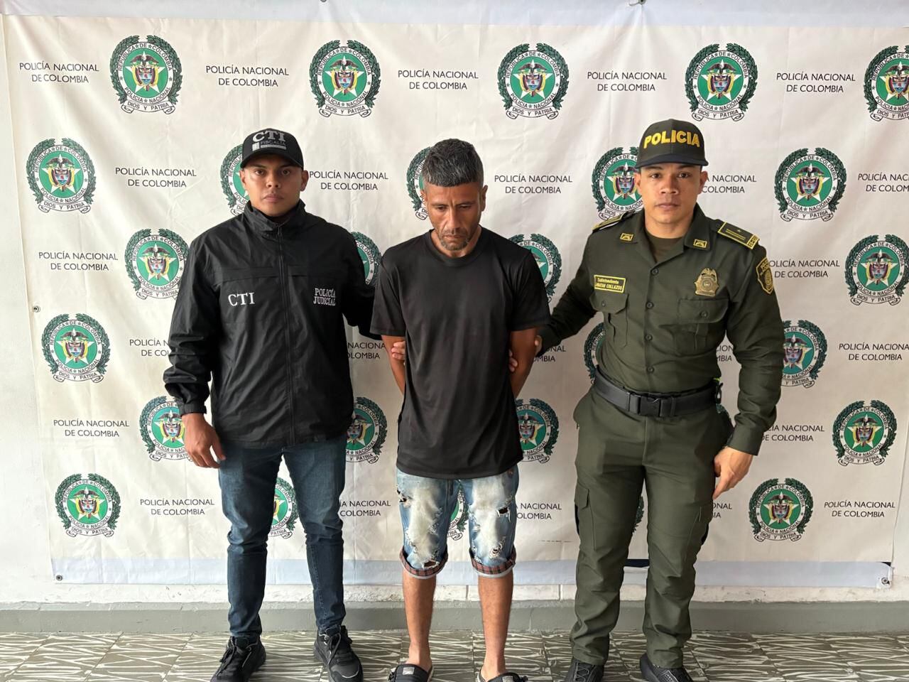 Alias Tata también sometió a su mamá a varios casos de violencia intrafamiliar, señalaron las autoridades locales en su reporte - crédito Deval