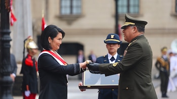 Reconocen a Keiko Fujimori como jefa suprema de las Fuerzas Armadas y la Policía durante ceremonia en Palacio de Gobierno