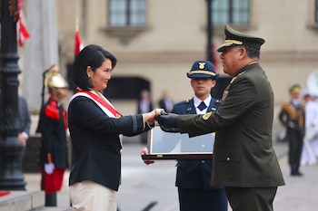 Reconocen a Keiko Fujimori como jefa suprema de las Fuerzas Armadas y la Policía durante ceremonia en Palacio de Gobierno. (Foto: Presidencia Perú)