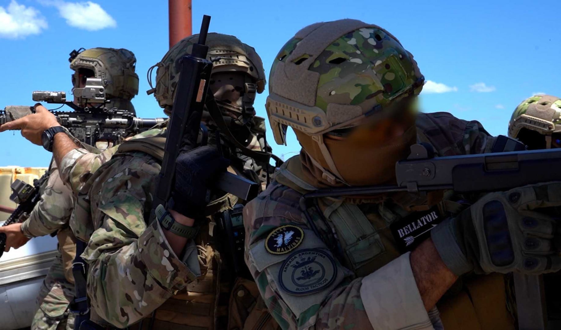 Miembros de las fuerzas especiales de la Armada Argentina participan en el ejercicio naval conjunto 'Tridente' con la Marina de Estados Unidos de América, fortaleciendo la interoperabilidad y capacidades defensivas (Estado Mayor Conjunto)