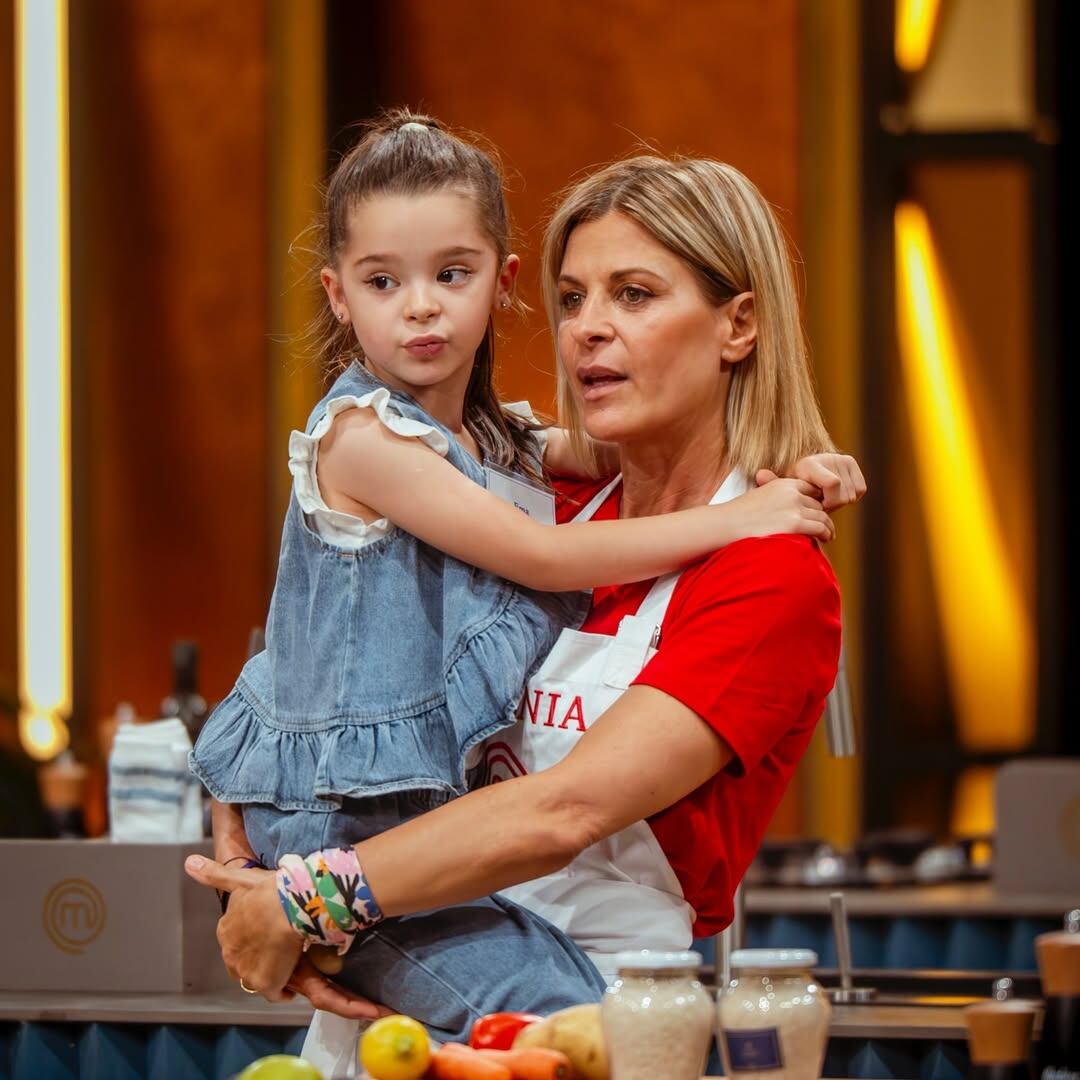 El abrazo de Ema García Ibar, la hija de Eugenia Tobal, a su mamá