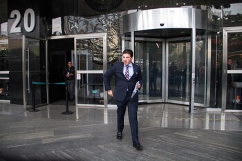 CIUDAD DE MÉXICO, 06NOVIEMBRE2019.- Samuel Garcia, senador del grupo parlamentario Movimiento Ciudadano, asistió a la Fiscalía General de la República a comparecer como parte de la carpeta de investigación de la denuncia contra Jaime Rodriguez "El Bronco" gobernador del estado de Nuevo León.
FOTO: ANDREA MURCIA /CUARTOSCURO.COM