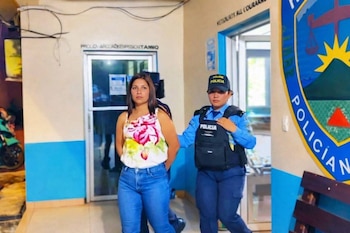 Honduras establece sanciones de prisión y multas en el artículo 289 del Código Penal para quienes incurren en violencia familiar dentro del hogar. (Foto: Policía Nacional)