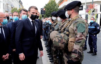 Macron denunció un "un ataque