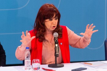 La ex presidenta confronta asiduamente