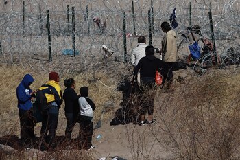 Texas defiende su ley alegando cifras récord de migración ilegal. (EFE/Luis Torres)