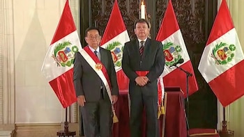 Juan Carlos Velasco juramenta como