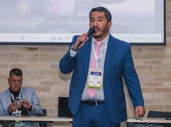 Julio César Jiménez Medina, director de Taxi Imperial S.A.S., es propietario de la firma Transportes American Visa Tours, señalada por los conductores de estimular la competencia desleal - crédito Suministrado a Infobae