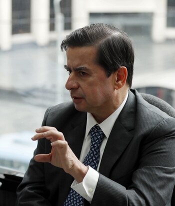 Juan Fernando Cristo aseguró que otro propósito de su gestión al frente del ministerio será avanzar en una nueva forma de ordenamiento territorial, en la que se fortalecerán las capacidades fiscales de los departamentos y municipios del país, en búsqueda de una autonomía territorial - crédito Mauricio Dueñas Castañeda/EFE