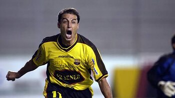 Alfaro Moreno con la camiseta