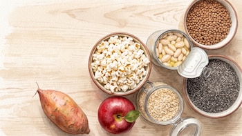 7 alimentos ricos en fibra recomendados por nutricionistas para mejorar la dieta sin gastar de más