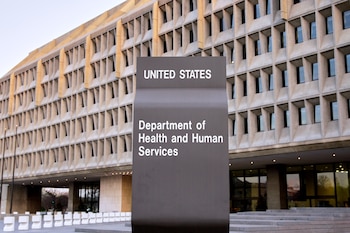 La expiración de subsidios de la Ley de Cuidado de Salud Asequible en 2026 podría reducir en 5 millones el número de personas inscritas en seguros médicos (AP foto/Alex Brandon)