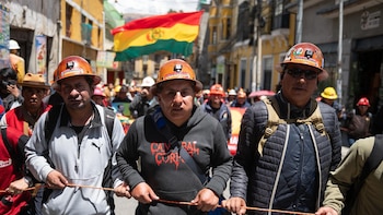 El bloqueo de carreteras indefinido en Bolivia cumple dos semanas sin visos de solución