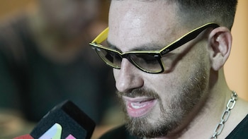Fede Bal hablando con los medios