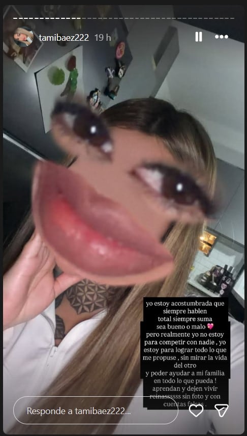 Un video viral en TikTok desató críticas hacia Tamara Báez por considerar elevados los precios de su tienda, especialmente el jean a 70 mil pesos