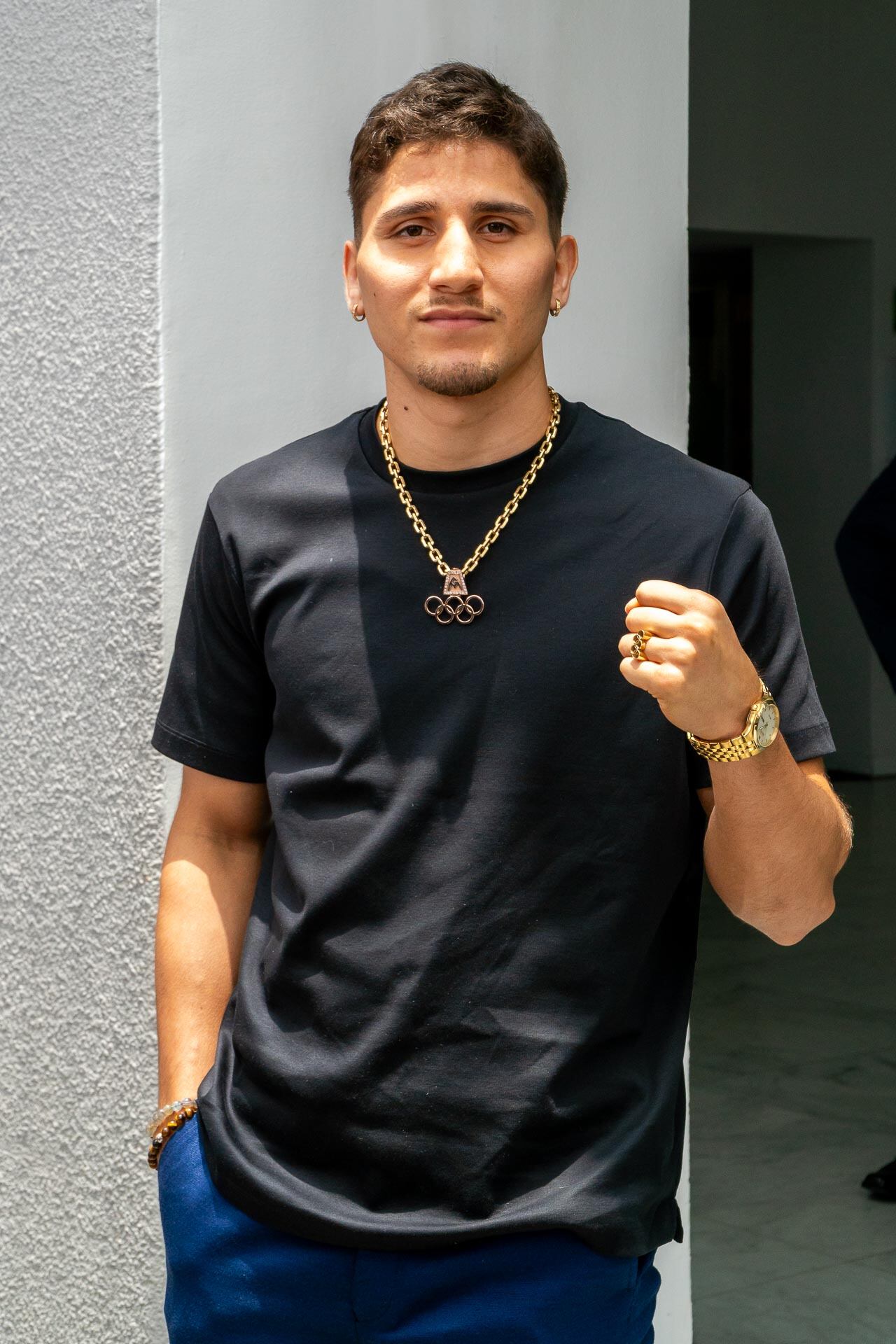 Marco Verde e lleva la victoria en su primer encuentro profesional en territorio nacional. Créditos: José Luis Cruz, Infobae México.