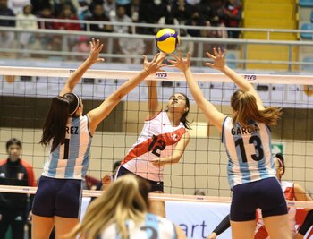 Perú pasa a la semifinal