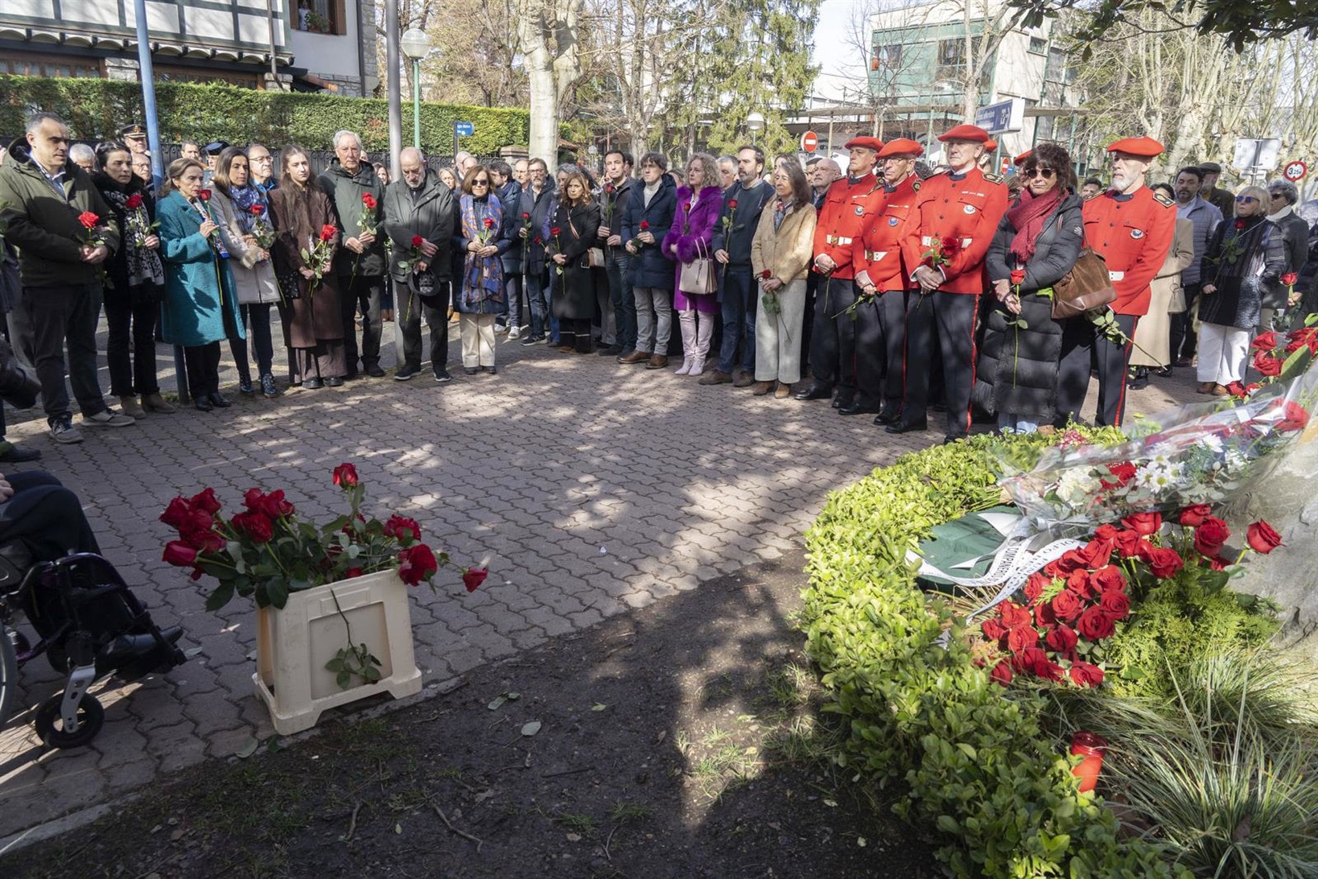 Andueza (PSE) pide una «lectura crítica» de lo que supuso ETA «por parte de los asesinos y los que le prestaron apoyo»