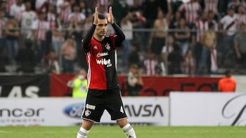 Atla's defender Rafael Marquez celebrates after their Mexican Clausura 2018 tournament football match at the Jalisco stadium, in Guadalajara, Jalisco State, on April 20, 2018. / AFP PHOTO / ULISES RUIZ