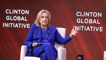 Hillary Clinton acusa a los