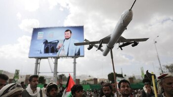 En medio de la escalada