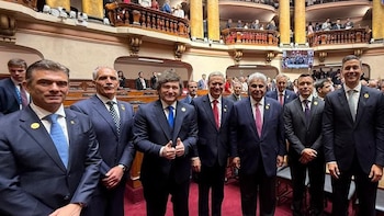 Milei quiere capitalizar el momento regional y armar una “cumbre azul” con líderes de derecha en la Argentina