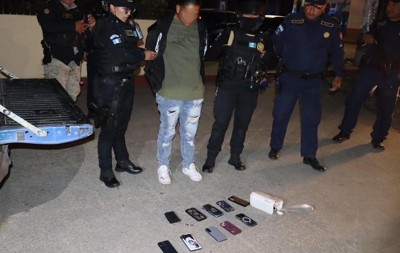 La Policía Nacional Civil identificó a Edna “N”, de 34 años, como la sospechosa de hurtos en el concierto realizado en el Parque Centroamérica. (PNC de Guatemala)