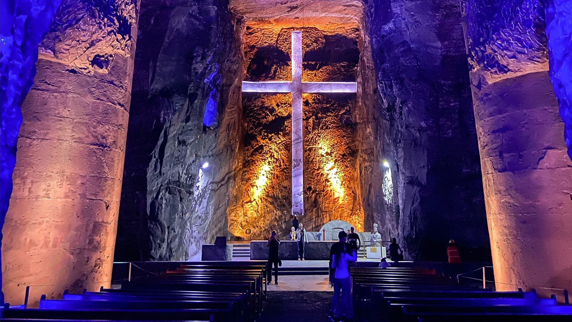 Influenciadores españoles concoieron la Catedral de Sal de Zipaquirá - crédito Shutterstock