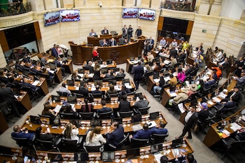 Con cerca del 23% del Senado, el partido que llegaría al gobierno con Cepeda necesita alianzas con al menos tres bancadas adicionales para sacar adelante cualquier iniciativa sustantiva en el Congreso - crédito Catalina Olaya/Colprensa
