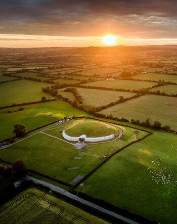Vista aérea de Newgrange. En