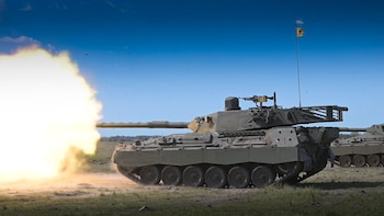 Cerrar la escotilla y entrar en combate: así viven su misión los tanquistas del Ejército que operan los nuevos TAM 2C-A2