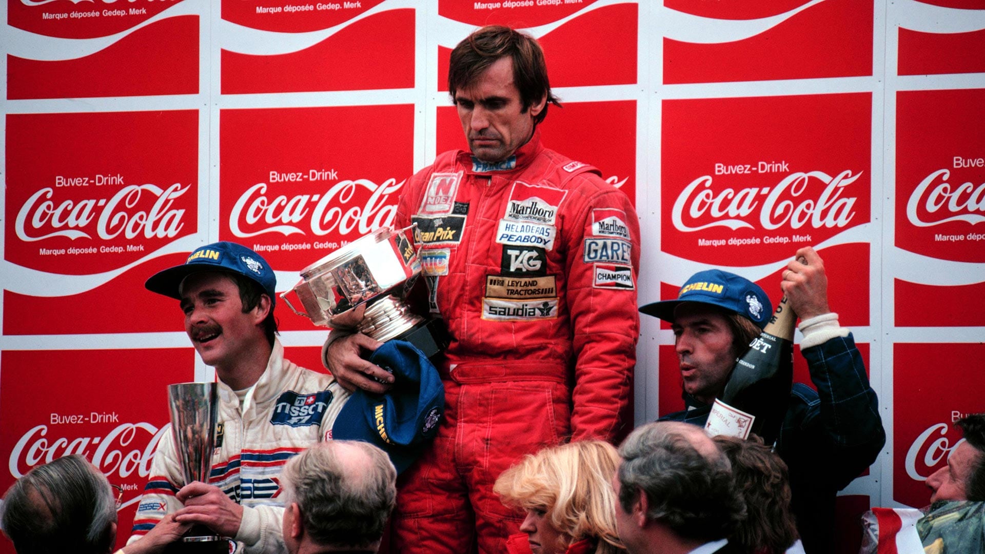 En el podio, sin ánimo de festejo junto a Nigel Mansell (a su derecha) y Jacques Laffitte (a su izquierda) (Prensa Williams).