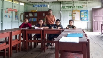 Gesica Pérez volvió a Ucayali para enseñar el iskonawa y evitar que desaparezca. (Foto: Agencia Andina)