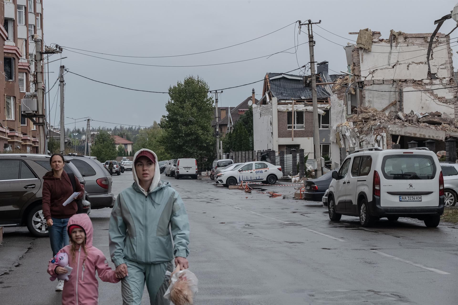 Más de una veintena de heridos, incluidos seis niños, en un ataque con drones rusos en Kiev (Ucrania)