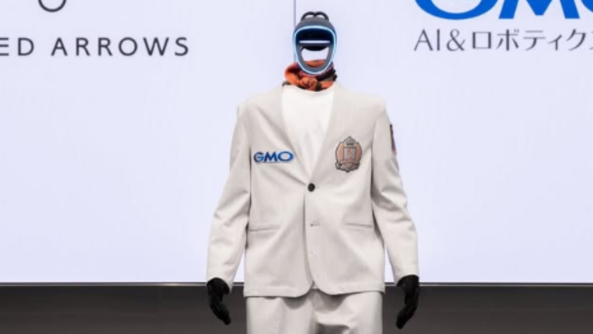 Empresa japonesa lanza ropa para robots humanoides. (GMO AI & Robotics)