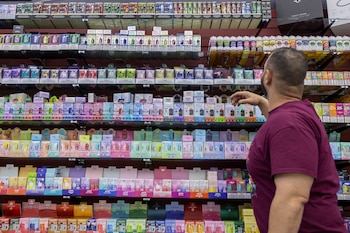 El mito de que los productos alternativos al cigarrillo son seguros queda desmentido por datos publicados en European Heart Journal (REUTERS/Kevin Mohatt)