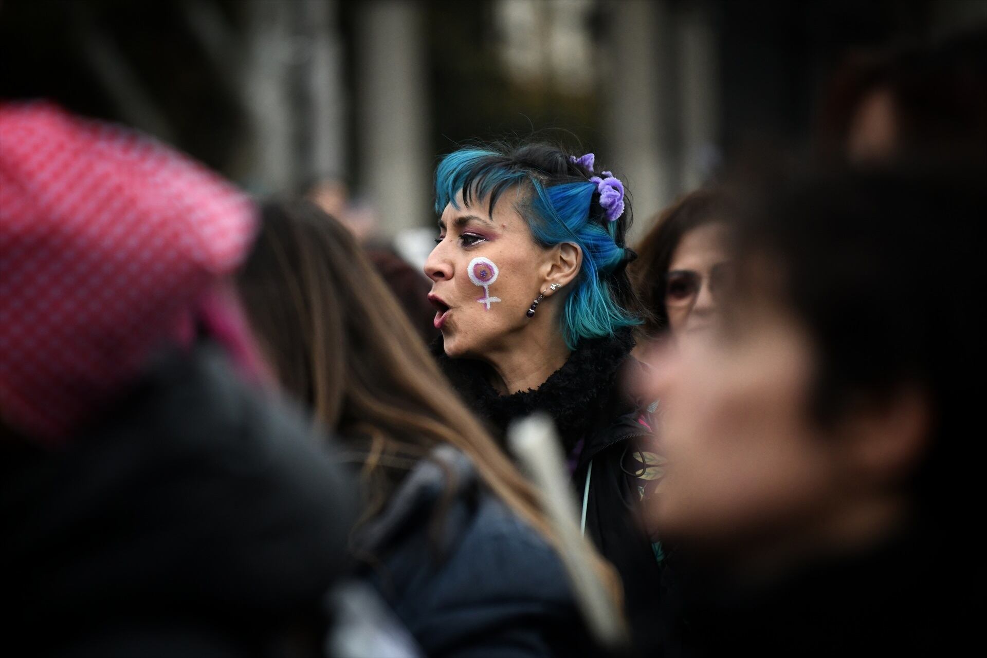 Varias mujeres durante una manifestación por el 8 de marzo en Madrid. (Fernando Sánchez / Europa Press)