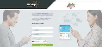 Ciudadanos acceden al nuevo servicio