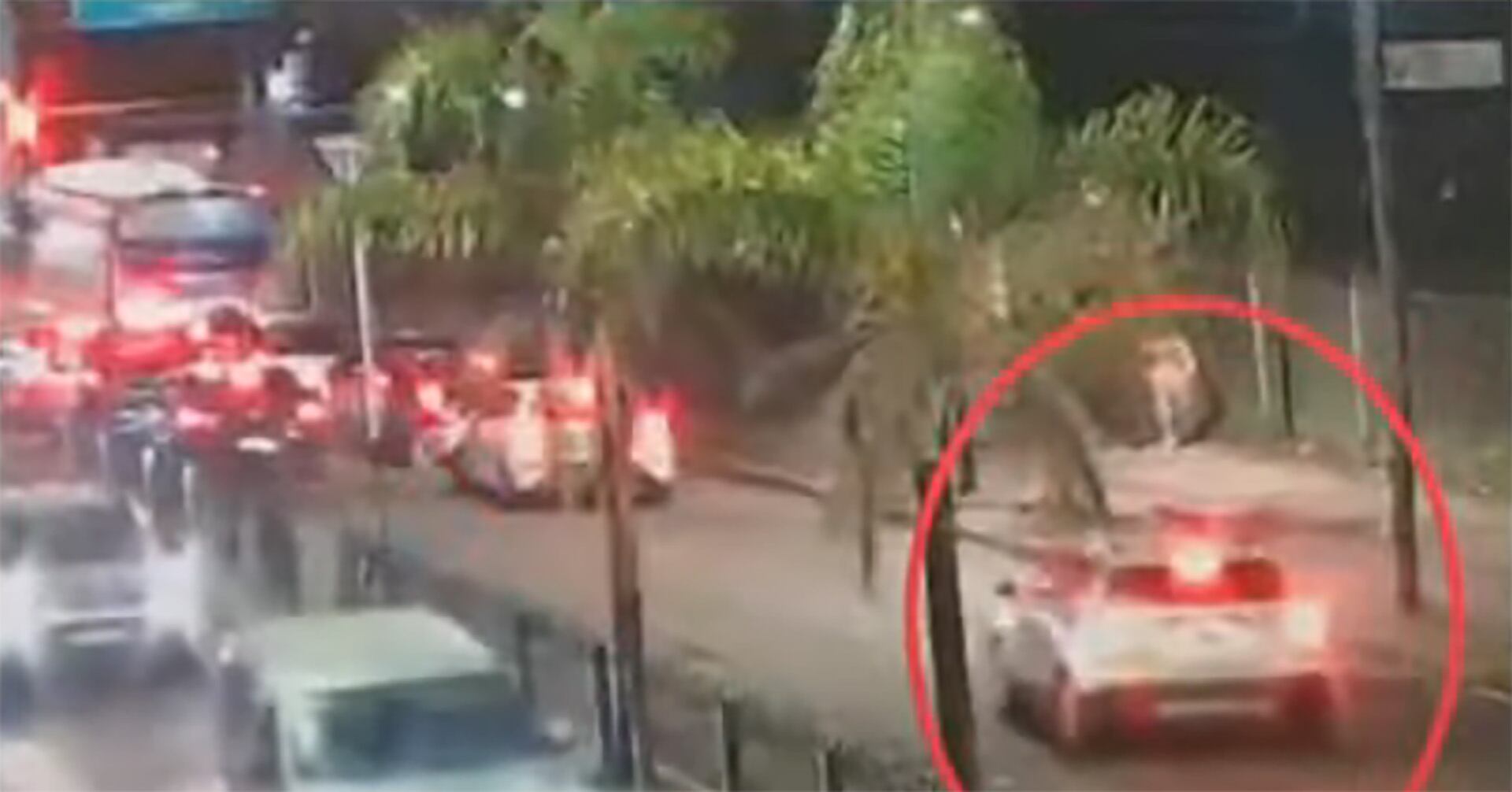 Las cámaras de seguridad fueron clave para determinar el recorrido realizado por la camioneta Chevrolet Tracker blanca a la que se subieron las tres chicas desaparecidas.