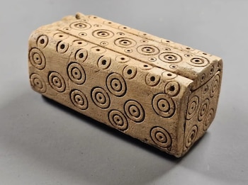 La ubicación del cofre junto