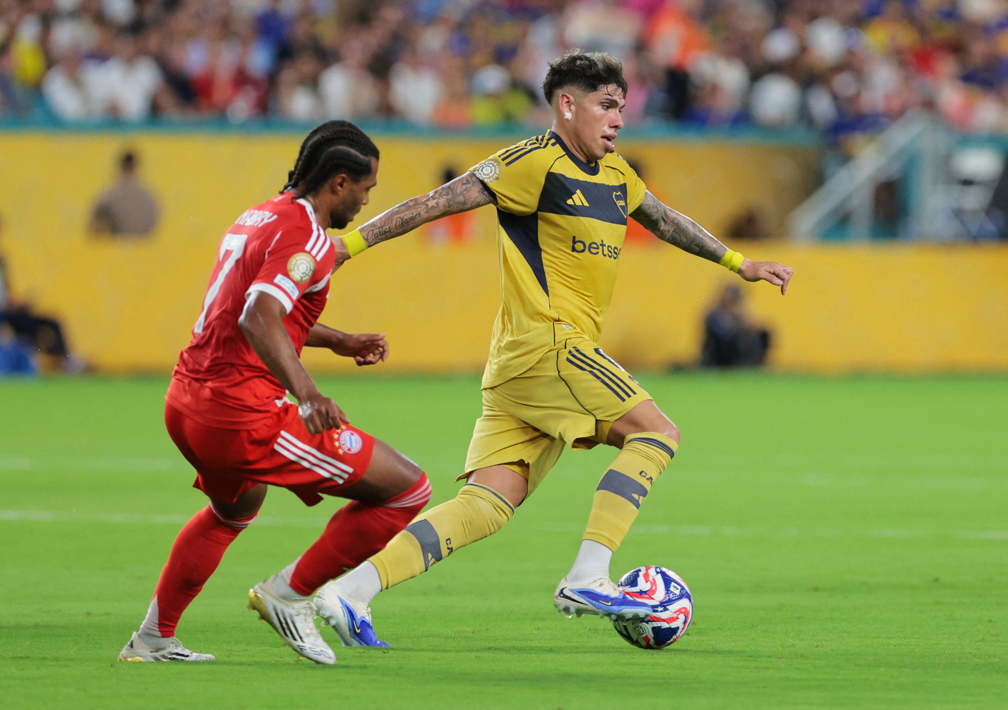 Carlos Palacios ante el Bayern Múnich en el Mundial de Clubes (Reuters/Sam Navarro)