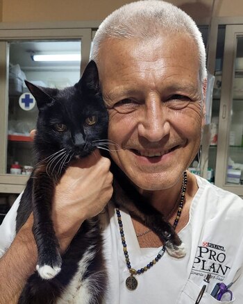 Desde sus inicios también colabora