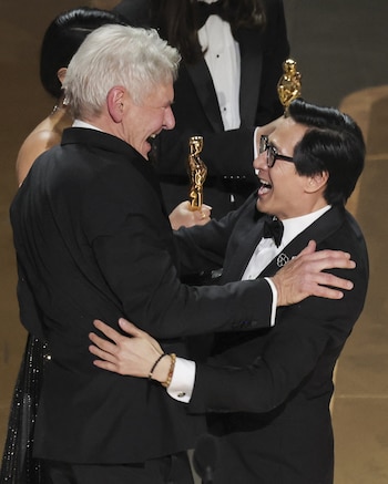 Ke Huy Quan afirmó que la humildad, la gratitud y el trato de Harrison Ford con los demás tuvieron un gran impacto en su vida (REUTERS/Carlos Barria)