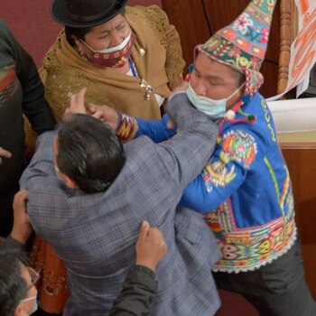 El senador de Creemos Henry